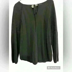 Ann Taylor Loft black top. Women’s‎ size medium